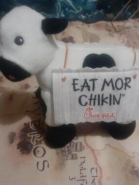 Chick-Fil-A EAT MOR CHIKIN 5 inch plush cow toy. about 5 inches tall x 5" long